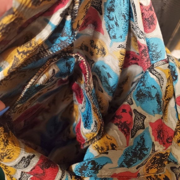 Modern Essentials Blouse - Picture 5 of 7